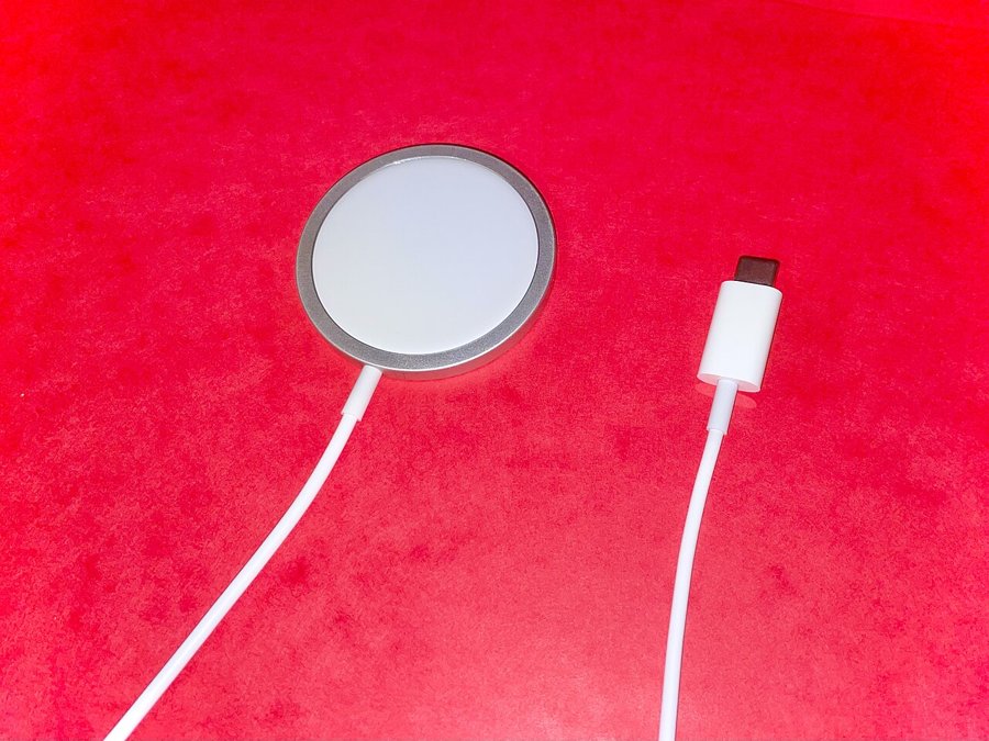 MagSafe Wireless Charger 15W